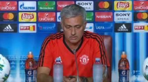 Mourinho: “Cristiano, merece homenajes, pero no del árbitro”