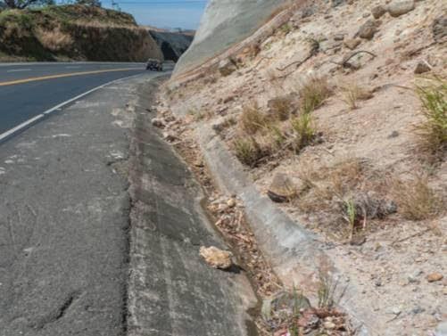 Mitad de ruta a Caldera tiene condiciones deslizantes que ponen en riesgo a los conductores, según Lanamme