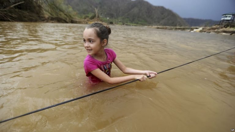 Puertorriqueños dicen que aún no reciben la ayuda de Estados Unidos