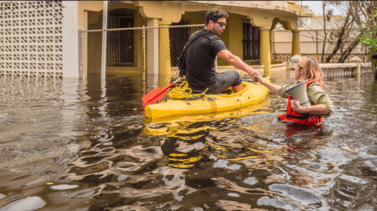 Trump ataca a la alcaldesa de San Juan en Twitter, mientras Puerto Rico clama por ayuda