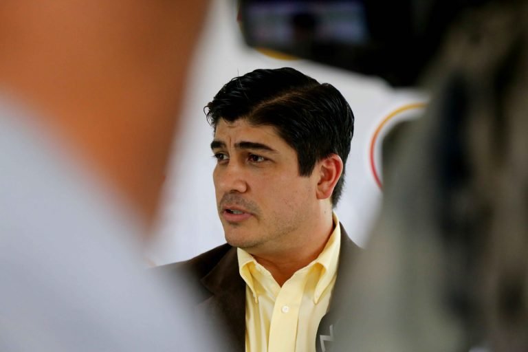 TSE rechaza denuncia contra Carlos Alvarado por supuesta beligerancia política