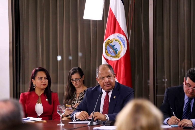 Solís rechaza haber presionado a favor de Bolaños y defiende a Mariano Figueres