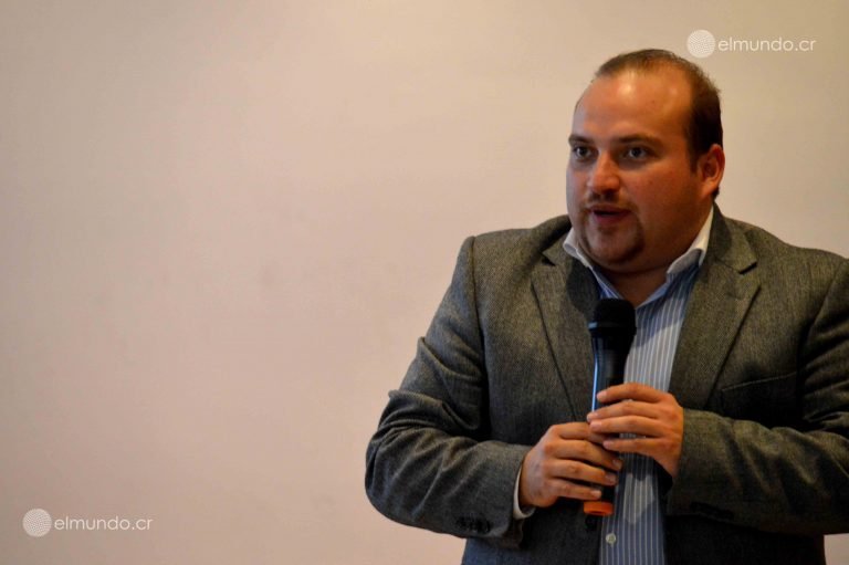 Diputado electo apoya la legalización de las plataformas digitales