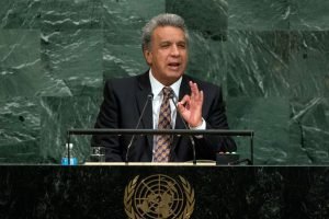 ¿Por qué se persigue a los traficantes y no a los productores de armas?”, pregunta Ecuador