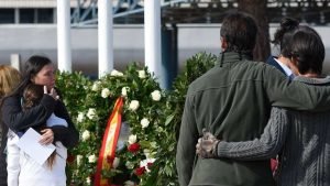 Familias de víctimas Germanwings reúnen firmas para nuevas pesquisas