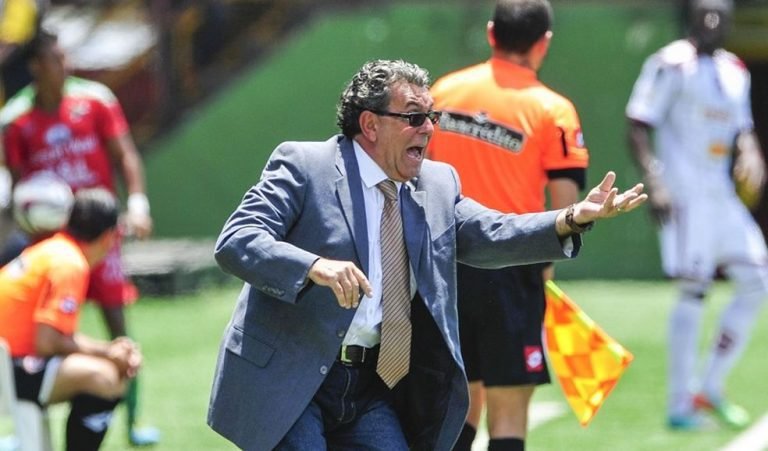 Guillerme Farinha fuera de Carmelita por mal rendimiento