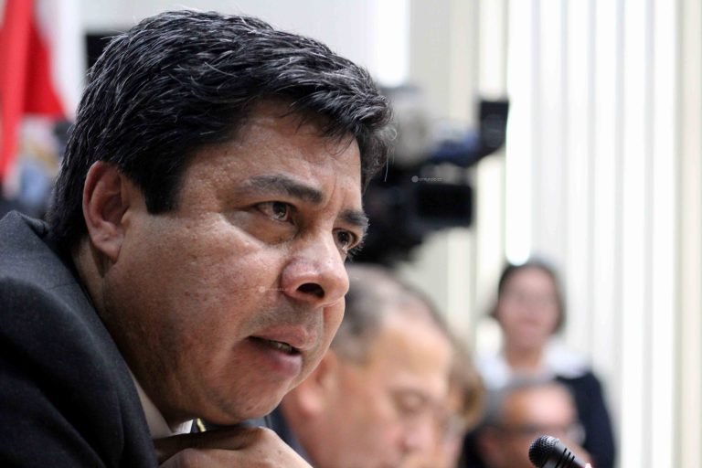 William Alvarado cree que informe del cemento chino no salpicará al Poder Legislativo
