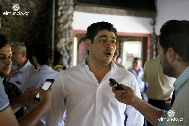 Candidato del PAC pide a diputados aprobar Ley que les prohibe nombrar parientes