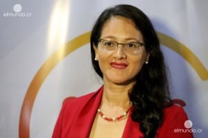 PAC unge a feminista Nielsen Pérez como candidata a diputada por el primer lugar de San José