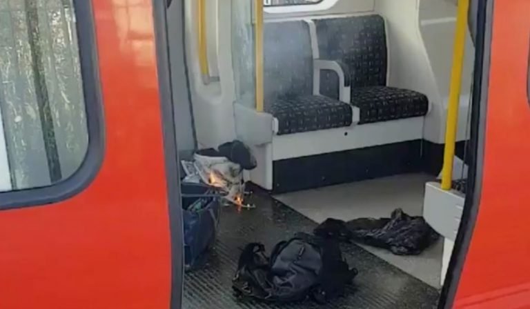 Estalla bomba casera en metro de Londres, 22 heridos