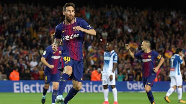 Con un triplete de Lionel Messi, el Barcelona goleó al Espanyol