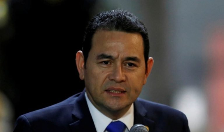 Guatemala: Congreso decide no retirar inmunidad a presidente Morales