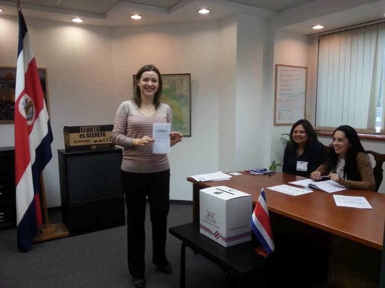 Ticos en el extranjero deben actualizar lugar de votación antes del 4 de octubre