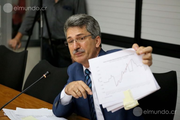 Comisión investigadora no pudo probar que Welmer Ramos faltara al deber de probidad