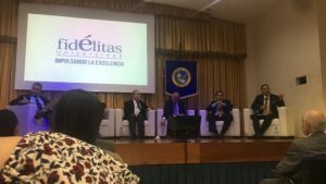 Candidatos presidenciales debaten sobre propuestas a problemas país