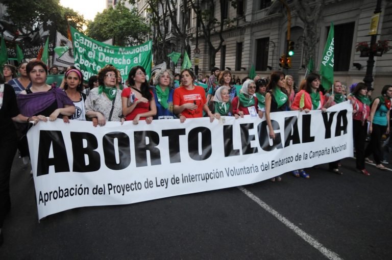 Relatores especiales abogan por la eliminación de las leyes que penalizan el aborto