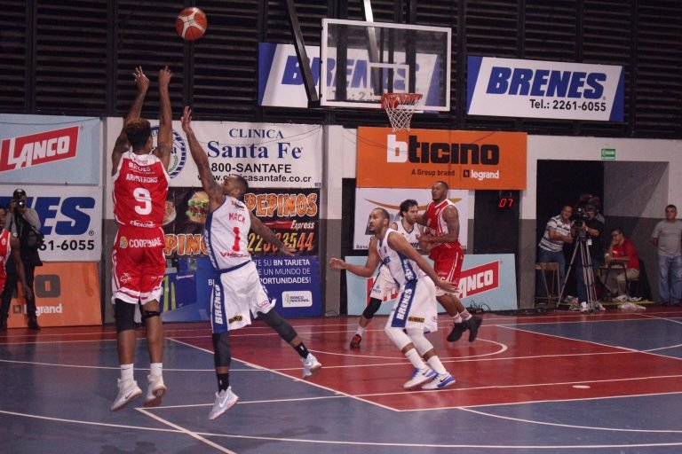 Coopenae San Ramón de Daniel Simmons es el nuevo campeón de baloncesto