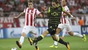 Sporting sorprende e inicia Champions ganando en Grecia