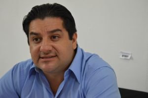 Sergio Mena oficializa candidatura a presidencia de la República con el PNG