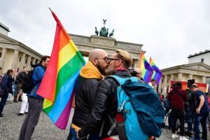 Primera pareja gay en adoptar un niño en la historia de Alemania