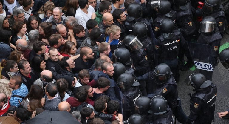 Protestan en Cataluña en medio de tensiones por el referéndum independentista