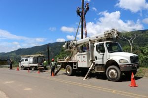 Coopesantos apoya a afectados por Nate en reparar daños a servicios eléctricos