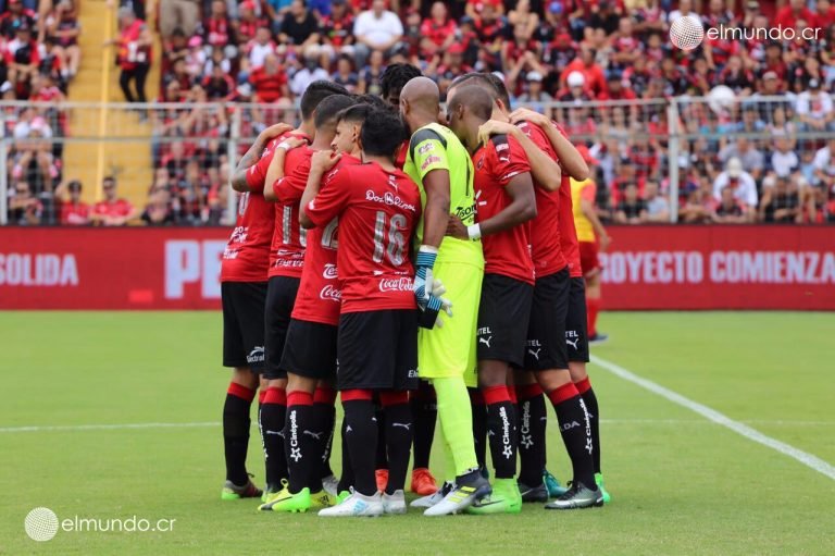 Alajuelense afirma que no consideran a jugadores del Santos y Pérez para el próximo torneo