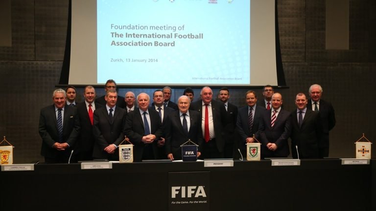 IFAB recuerda prohibición de mensajes políticos en partidos