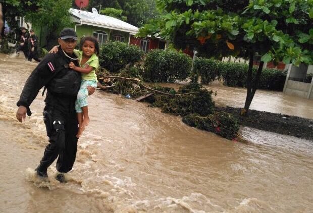 Fuerza Pública retiraría los 600 policías para partido contra Honduras por emergencia nacional