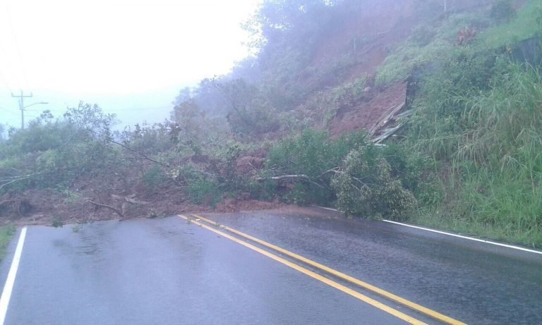 Declaran emergencia nacional y asueto por fuertes aguaceros, se registran dos fallecidos