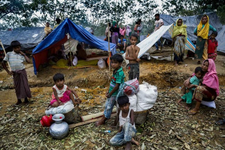 Ataques brutales a Rohingya en Rakhine tienen el propósito de impedir su regreso a Myanmar, dice la ONU