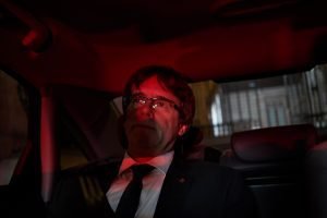 Alemania considera extradición de Carles Puigdemont