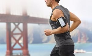 Cargar el móvil con la energía generada por el propio cuerpo