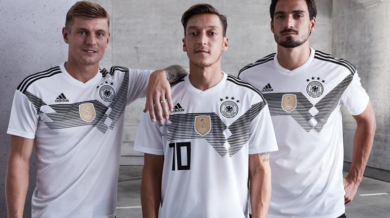 Alemania presenta la camiseta con la que sueña ser bicampeón del mundo