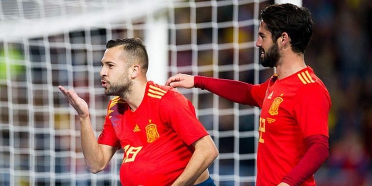 España golea a una Costa Rica que deja muchas dudas