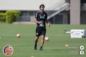 Bryan Ruíz fuera de la Sele por lesión, Ulises Segura lo reemplaza en gira europea