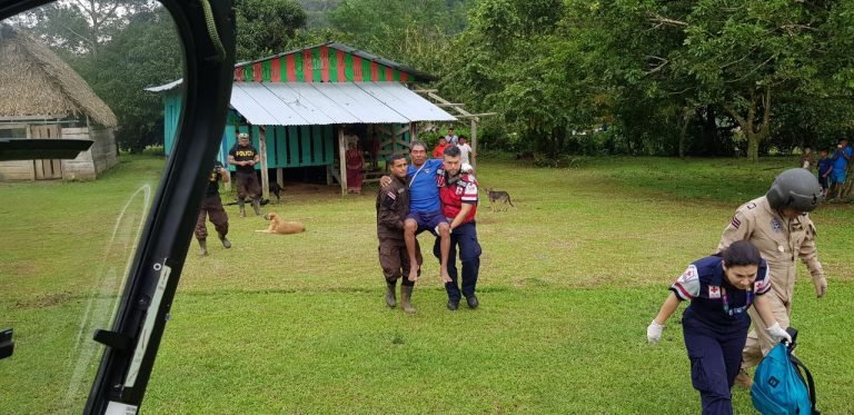 SVA y Policía de Fronteras atienden a indígenas en zona Sur y Limón