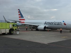 Vuelo de American Airlines aterriza de emergencia en el Aeropuerto Juan Santamaría