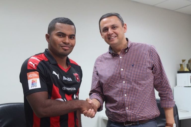 Alajuelense presenta a Freddy Álvarez como su nuevo refuerzo