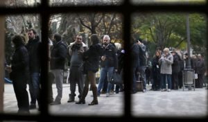 Largas colas en las cruciales elecciones de Cataluña