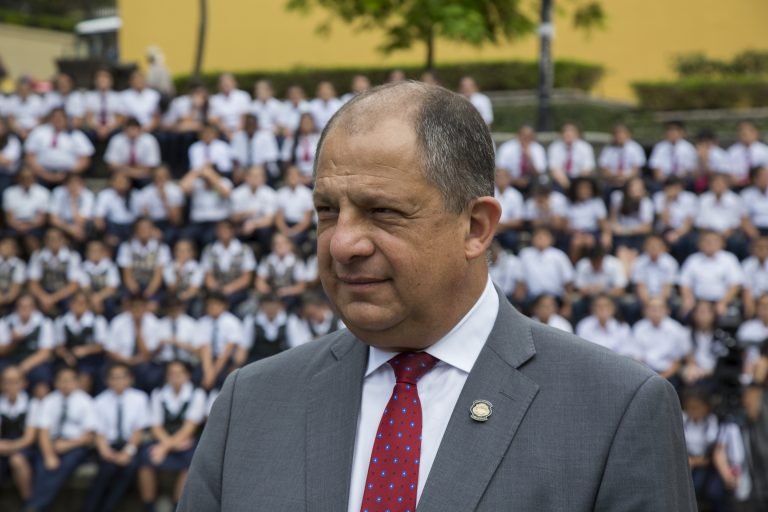 Luis Guillermo Solís considera opción laboral en Universidad de Florida