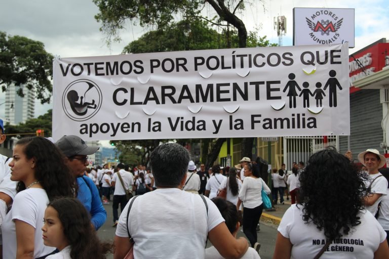 Galería: Miles de costarricenses participaron en la “Marcha por la vida y la familia”