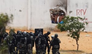 Motín en cárcel brasileña deja 9 muertos