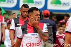 Alajuelense y San Carlos negocian por José Luis Cordero