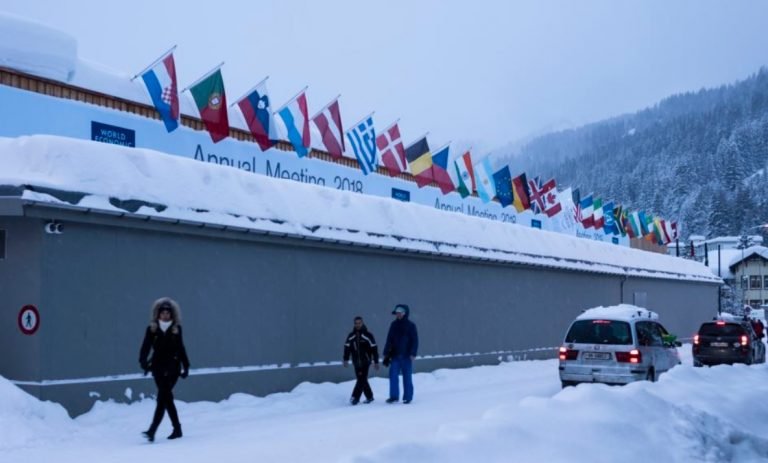 Davos: Pactan acuerdo comercial transpacífico sin EE.UU.