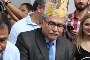 Candidatos se fueron a hacer campaña a ‘BK’ jugando futbolín y ‘Stop’