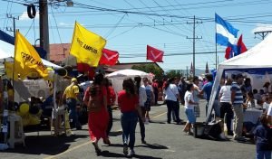 Miembros de mesa pueden usar signos alusivos al partido que representan