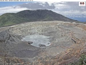 Siete meses después, reaparece la laguna del volcán Poás