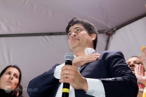 Carlos Alvarado calma a empresarios y se aleja de plan de Ottón Solís de gravar zonas francas