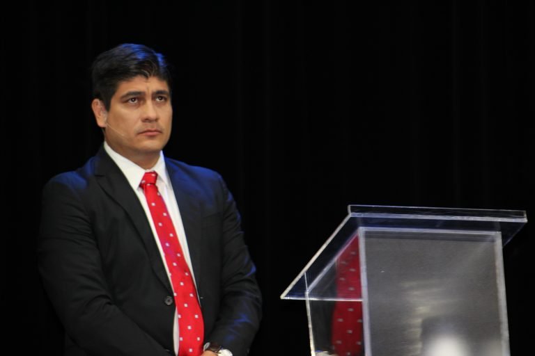 TSE entregará credencial de presidente de la República a Carlos Alvarado la próxima semana